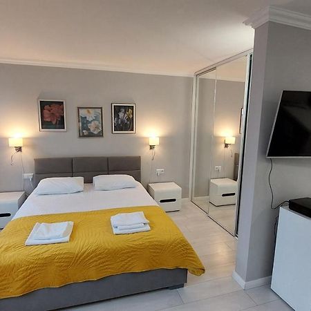 Elegancki Apartament W Sercu Warszawy Varsó Kültér fotó