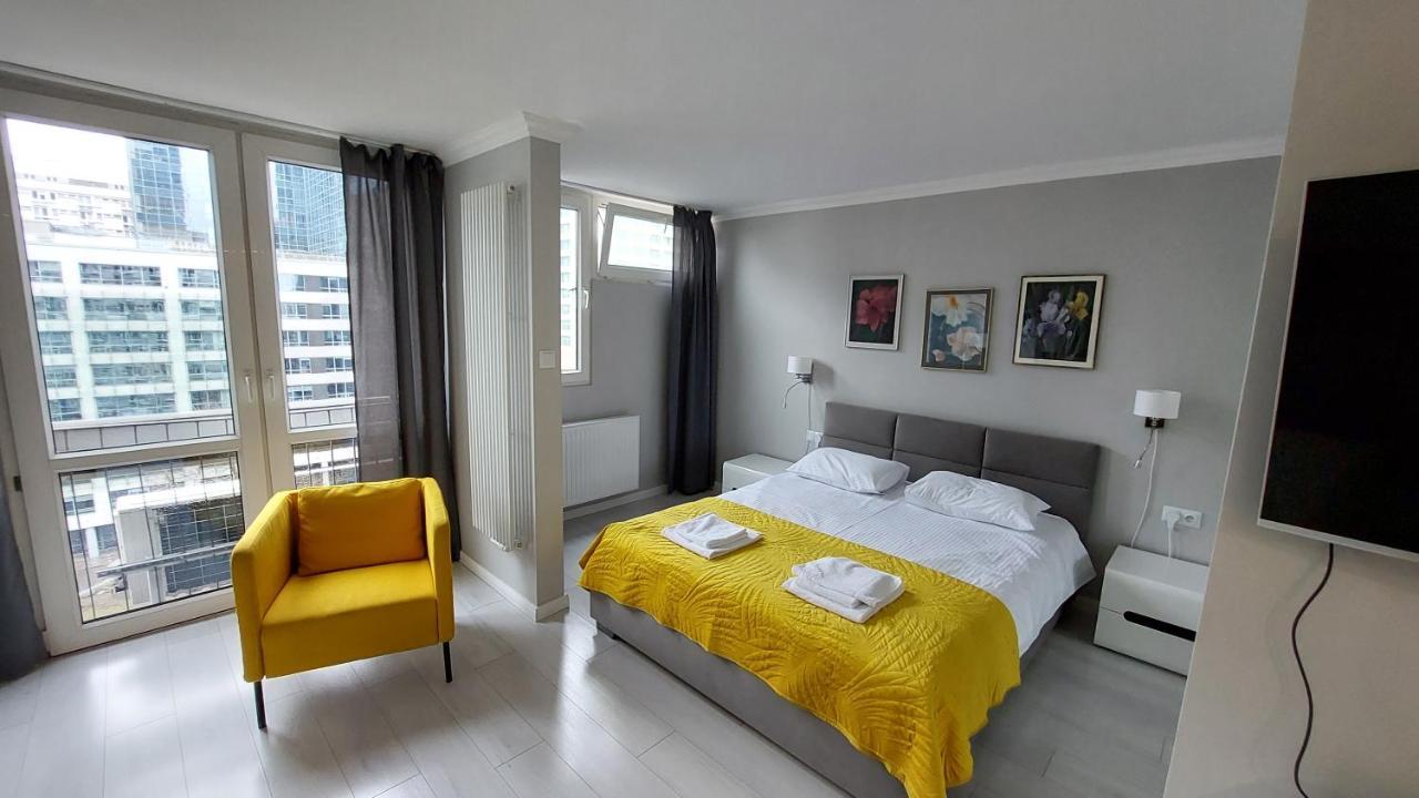 Elegancki Apartament W Sercu Warszawy Varsó Kültér fotó