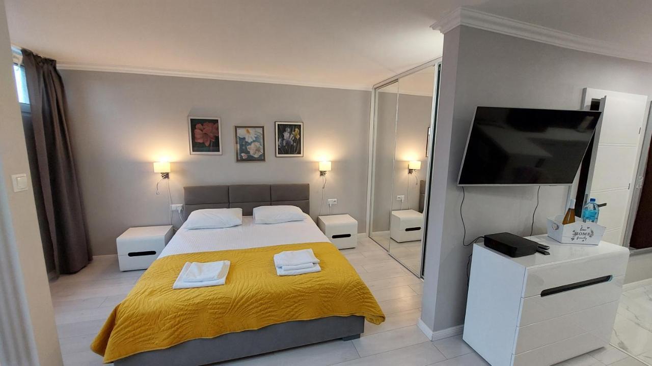 Elegancki Apartament W Sercu Warszawy Varsó Kültér fotó